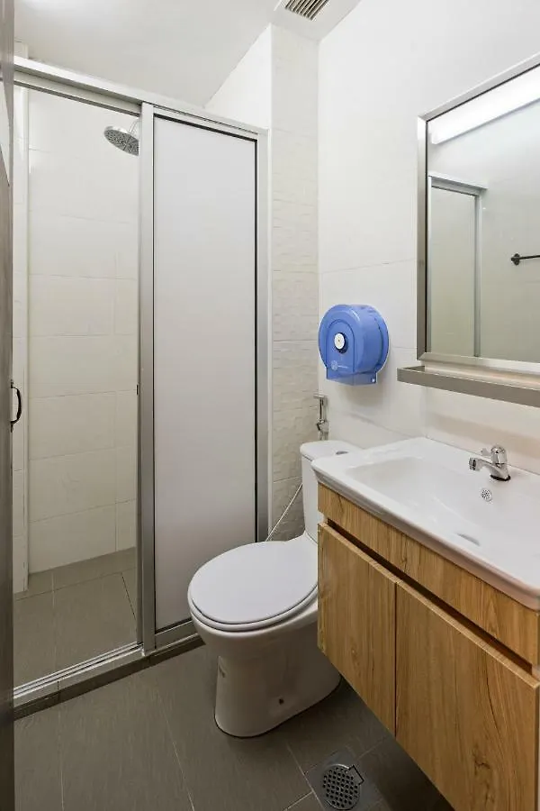 7 Wonders Hostel At Upper Dickson Singapore