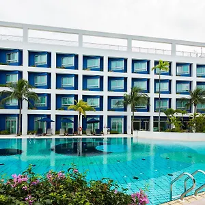 4* Hotel Republic Of Yacht Club