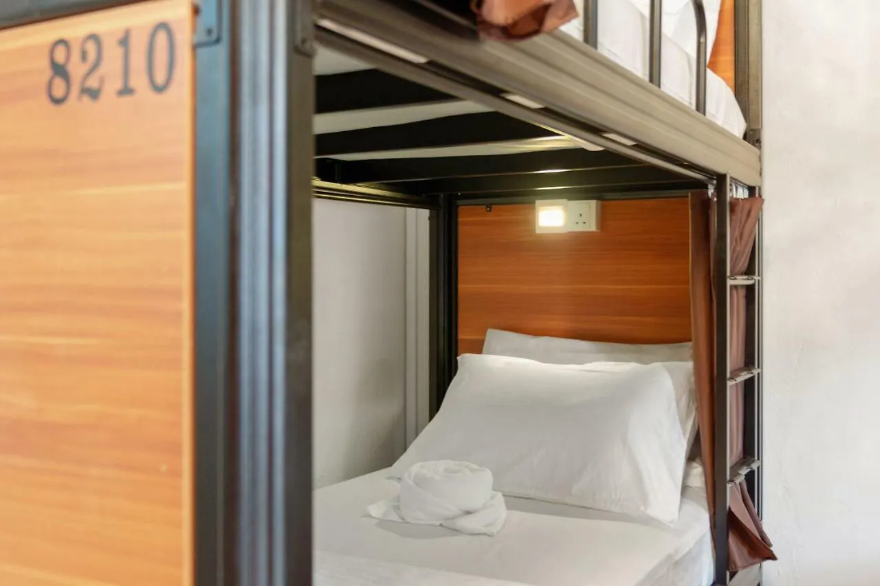 7 Wonders Hostel At Upper Dickson Singapur